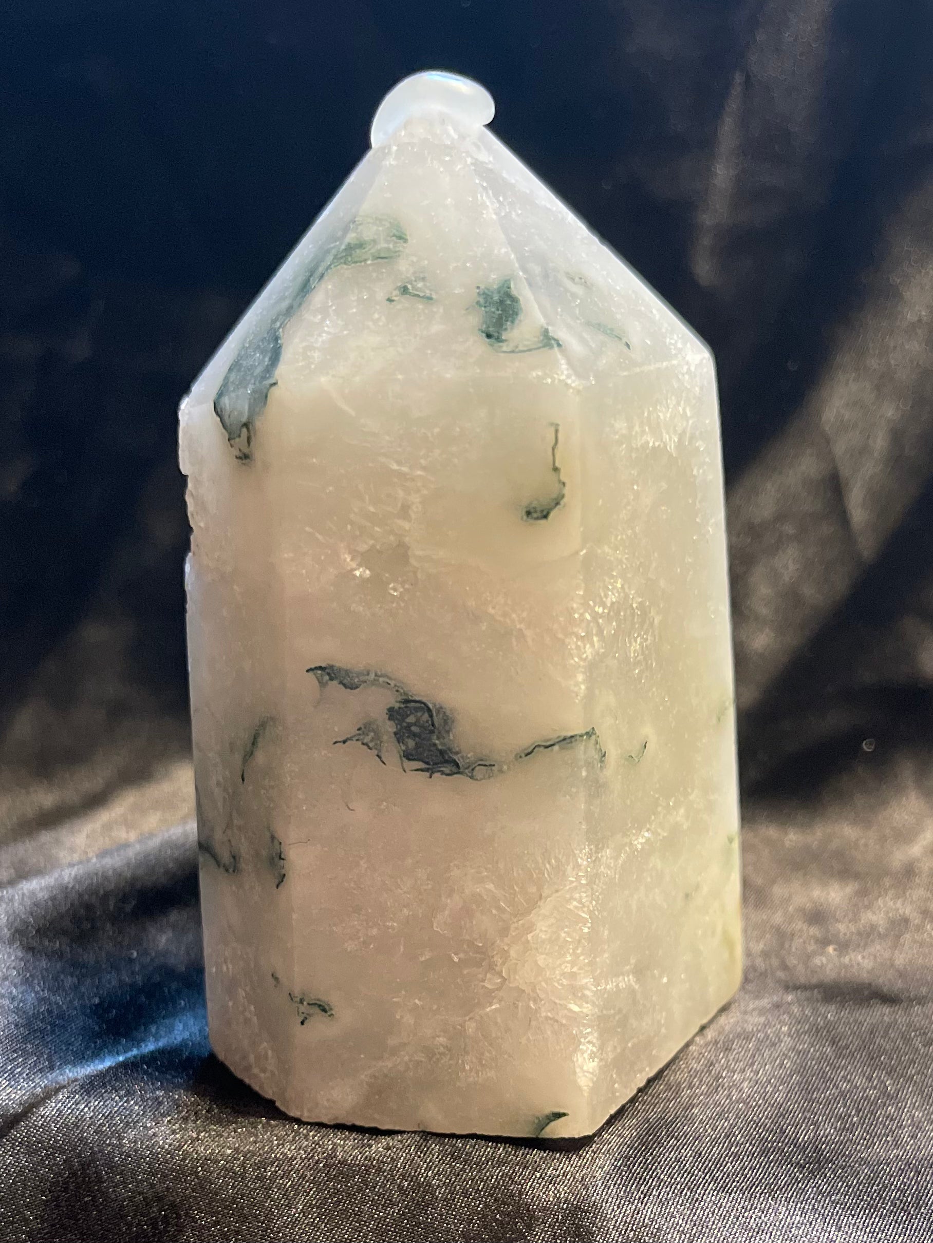 Tree Agate in Quartz with Druzy crystal tower, a close view of its surface